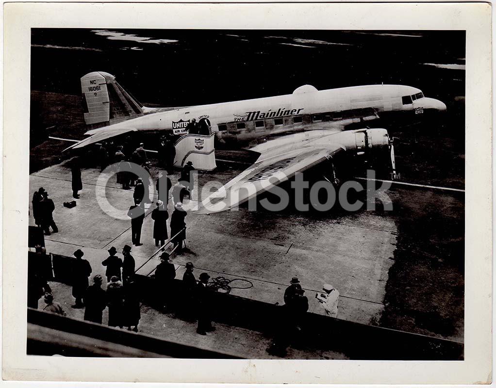 United Airlines Mainliner Express US Air Mail Plane Vintage Airline Advertising Photo