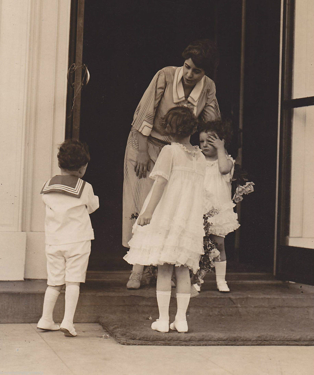 1st Lady Grace Coolidge & Children Vintage 1920s News Press Photo - K-townConsignments