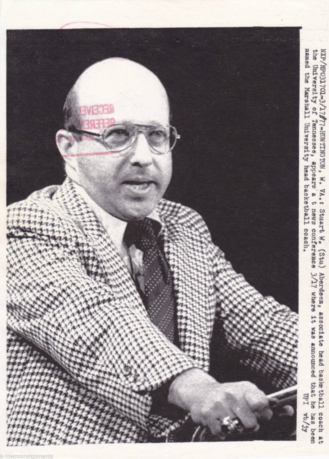 STU ABERDEEN UNIVERSITY OF TENNESSEE NCAA BASKETBALL COACH 1970s PRESS PHOTO - K-townConsignments