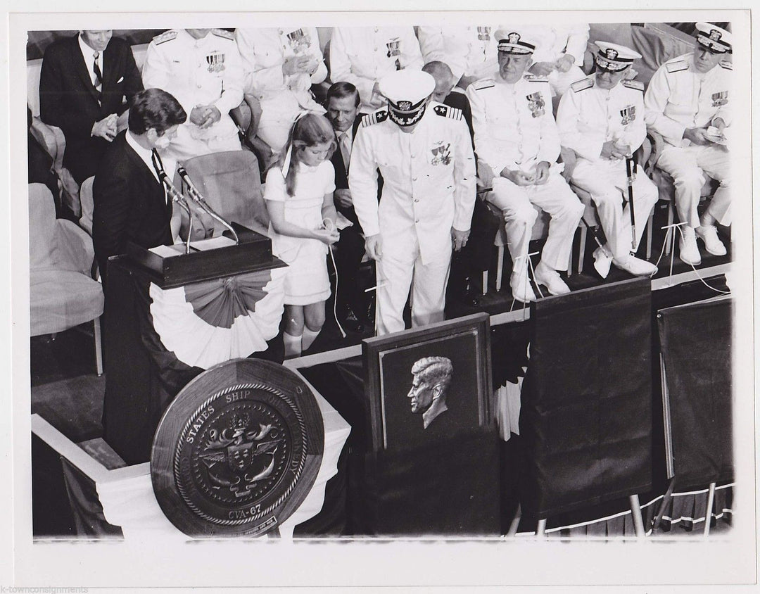 CAROLINE KENNEDY AT USS JOHN F. KENNEDY SHIP COMMISSION VINTAGE NEWS PRESS PHOTO - K-townConsignments