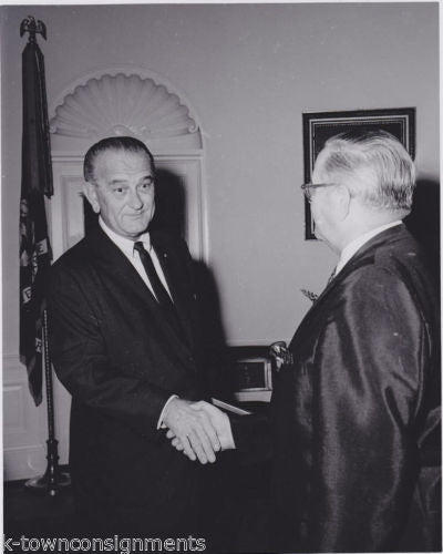 PRESIDENT LYNDON BAINES JOHNSON VINTAGE WHITE HOUSE PRESS PHOTO - K-townConsignments