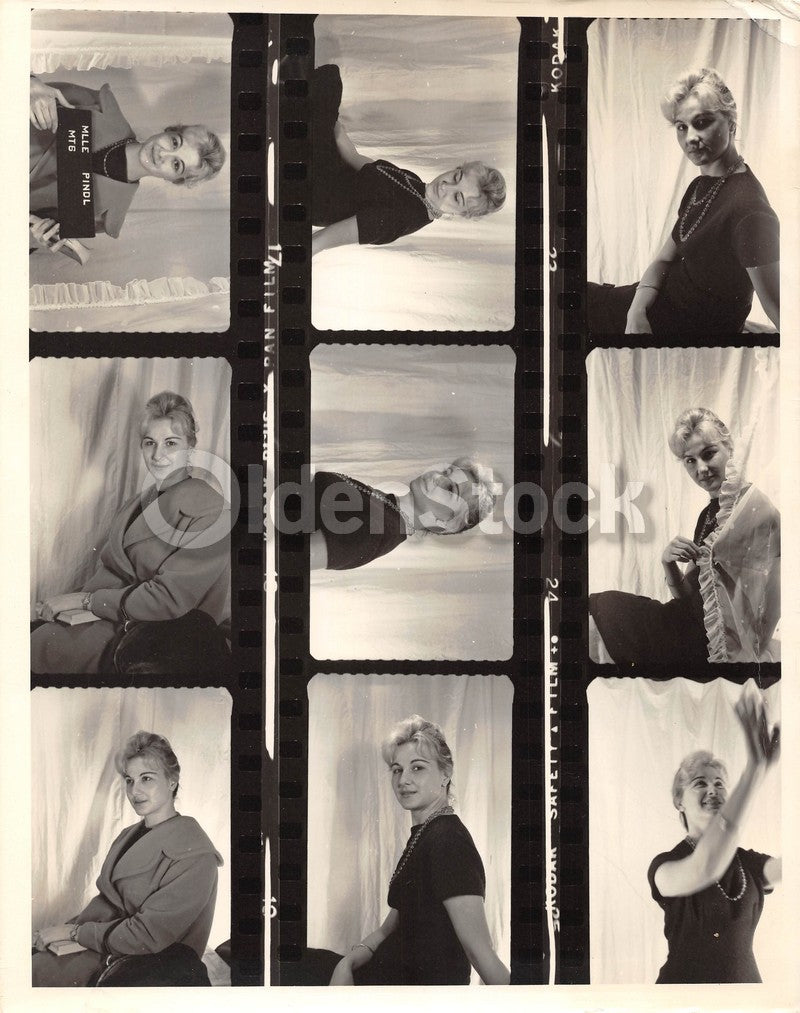 Blonde Amateur Fashion Model Posing Fun Vintage 1960s Photoshoot 8x10 Photo