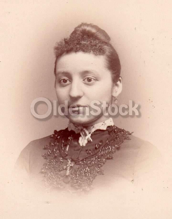 Lovely Catholic Woman Albany New York Antique Victorian Cabinet Card Photo