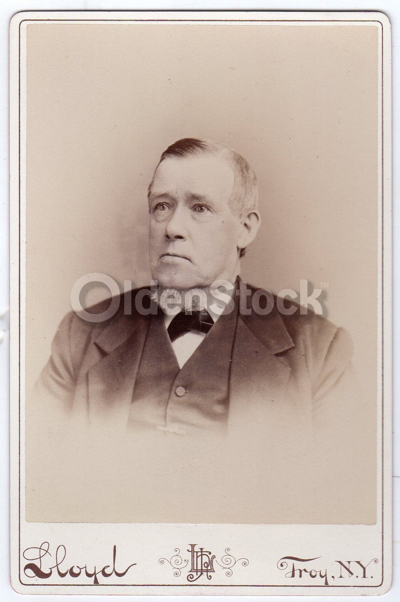 Distinguished Gentleman Chin Beard Antique Victorian Cabinet Card Photo
