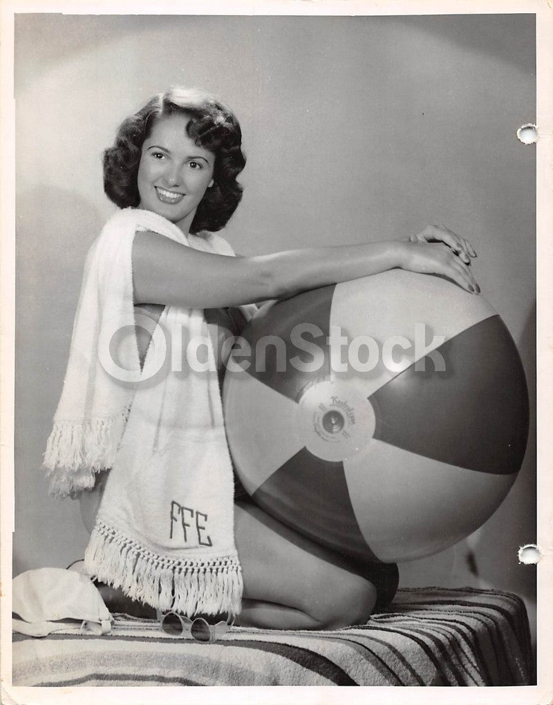 Lovely Boston Girl Next Door 1950s Fashion Model Vintage Beach Ball Ph ...